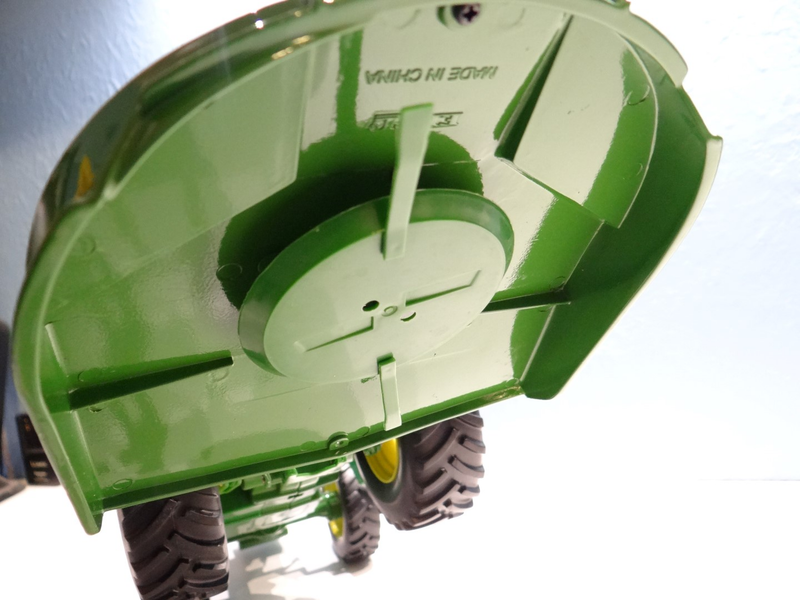 Illustration for article titled Tractor Thursday 1:16 ERTL John Deere 5095M w/ Mower